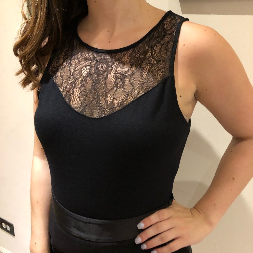 Lace feature top